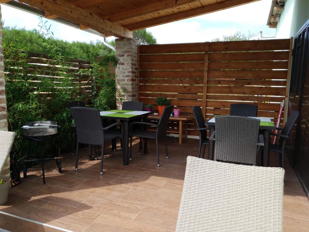 Apartmans Dina And Hana Radeki Polje 50 Apartman Loborika Kültér fotó