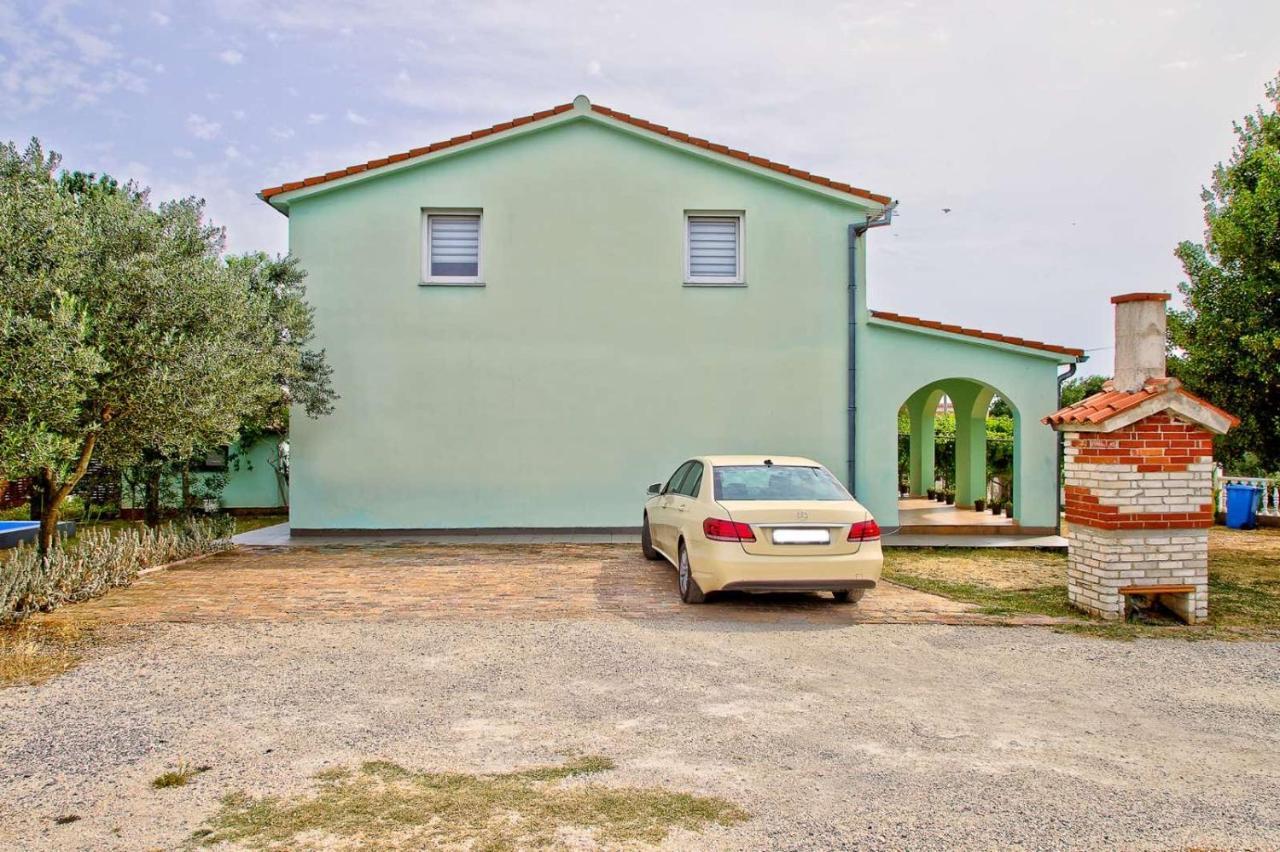 Apartmans Dina And Hana Radeki Polje 50 Apartman Loborika Kültér fotó