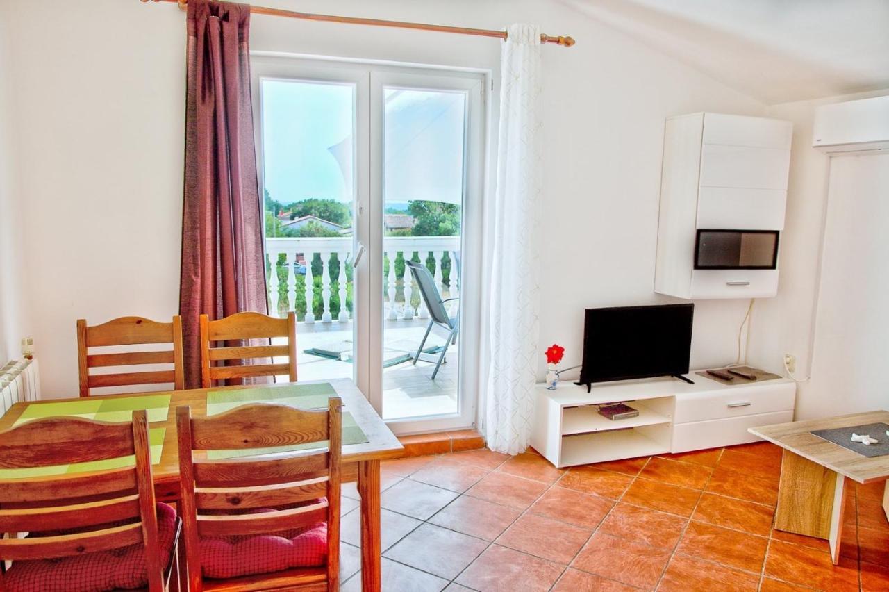 Apartmans Dina And Hana Radeki Polje 50 Apartman Loborika Kültér fotó