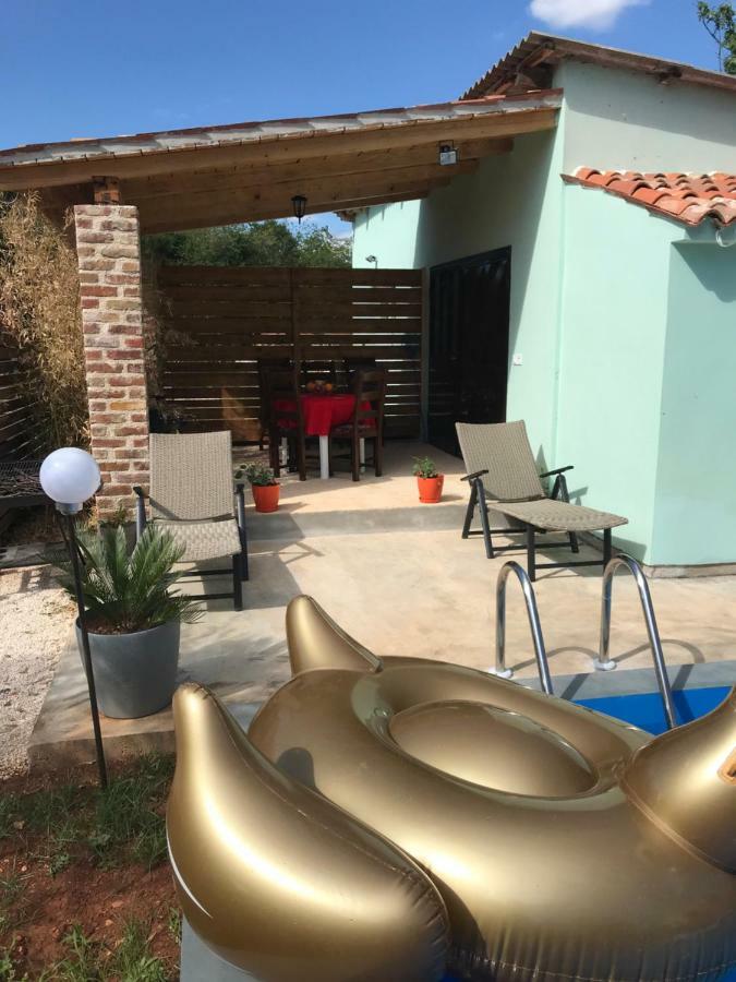 Apartmans Dina And Hana Radeki Polje 50 Apartman Loborika Kültér fotó